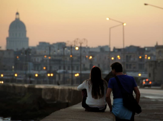 mucho amor, poca corriente y cero dinero