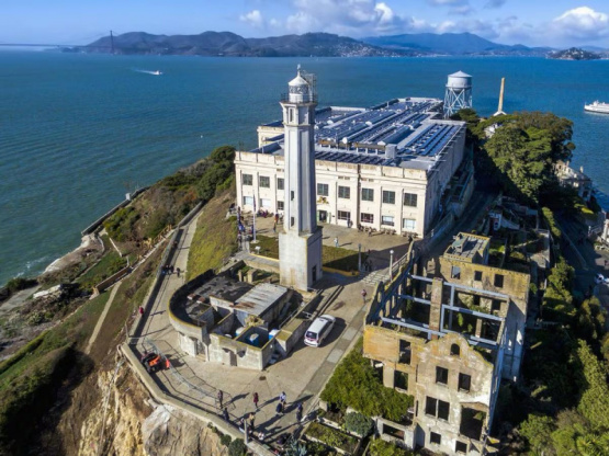 ¡Alcatraz vuelve a abrir sus puertas! ¿Qué significa esto para la seguridad en EE.UU.?